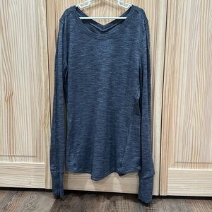 Lululemon long sleeve shirt size 6